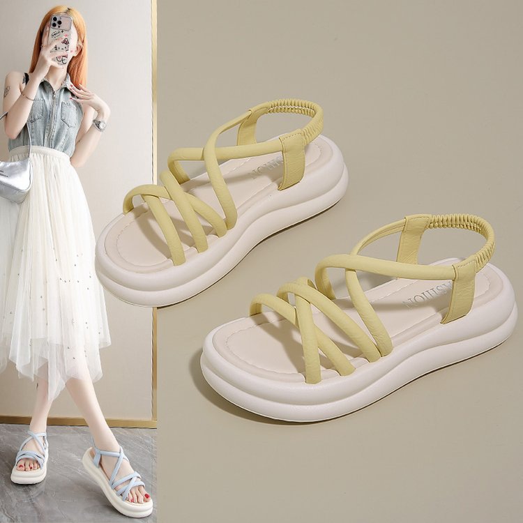 Red en línea sandalias de fondo grueso para mujeres verano 2025 nuevo hada con falda de moda para estudiantes sandalias romanas de fondo suave