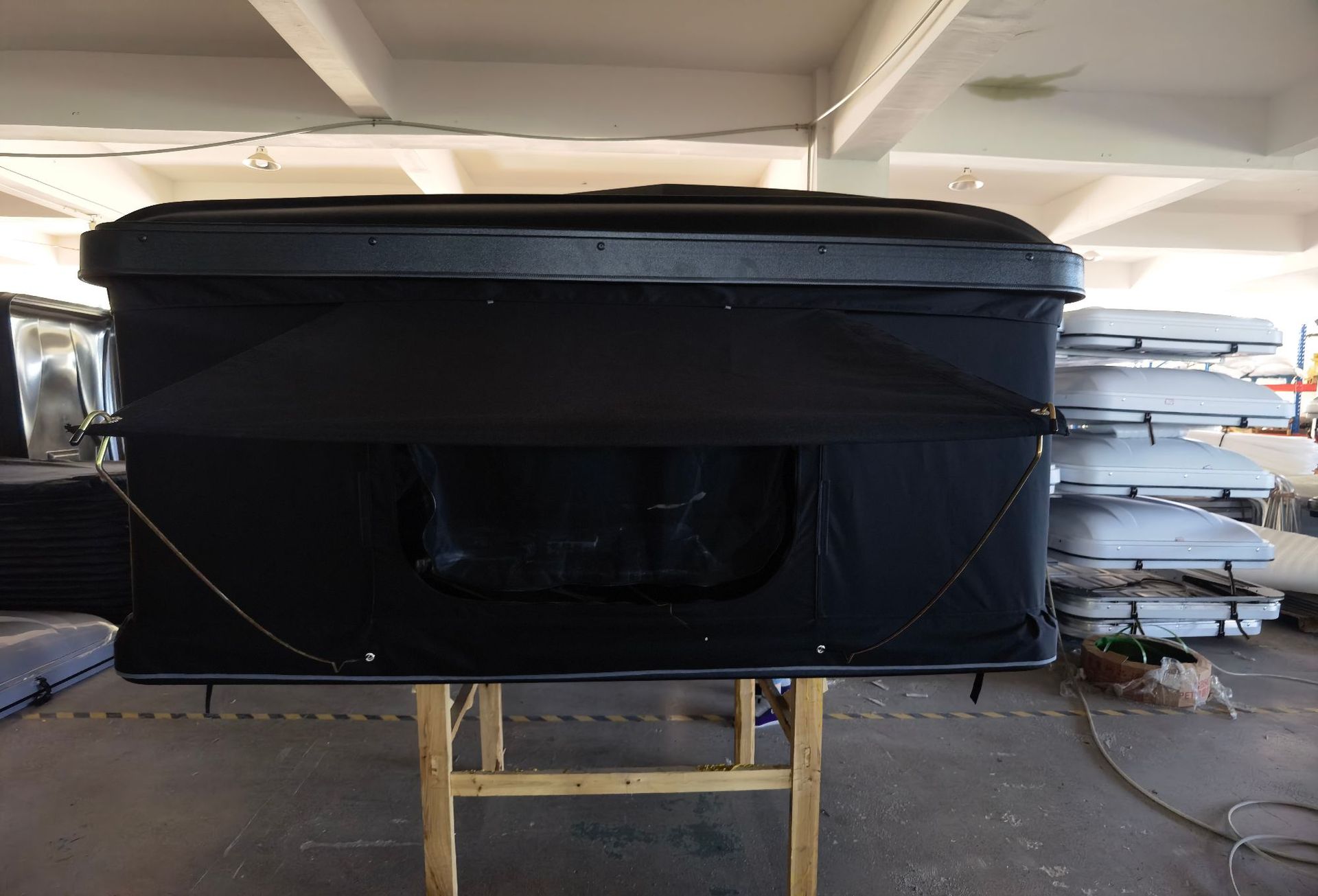 Helicóptico plástico ABS carpa de techo camping al aire libre auto-conducción viaje carpa de coche