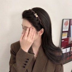 真珠の高い頭の上のカチューシャは歯の滑り止めの頭飾りの女性2025の新型の高級感の日常の外でカチューシャをつけます。