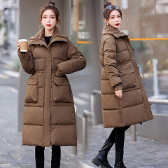 2025年の新しい冬服、女性用綿入りジャケット、スタイリッシュなミドル丈の大きなラペル、スタイリッシュなダウンジャケット、カジュアルな防寒服