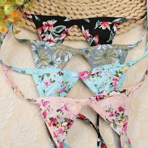  New Summer Pet Clothes Swim Dresses Fashion Cat and Dog Clothing Sexy Beach Dresses Lady Dresses