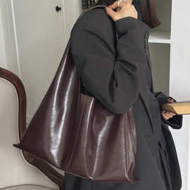 外贸皮包韩国东大门油蜡皮托特包大容量单肩包通勤简约设计感女包