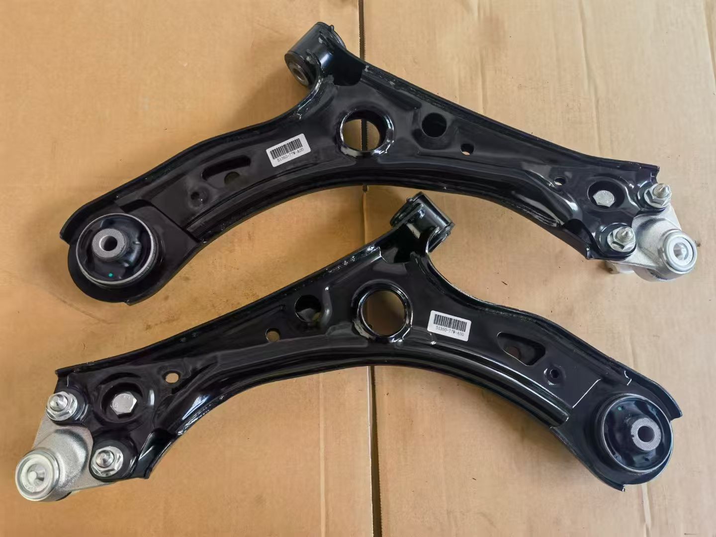 Lower Control Arm 51350-T7W-A00/51360-T7W-A00 with Ball Joint Active Suspension System