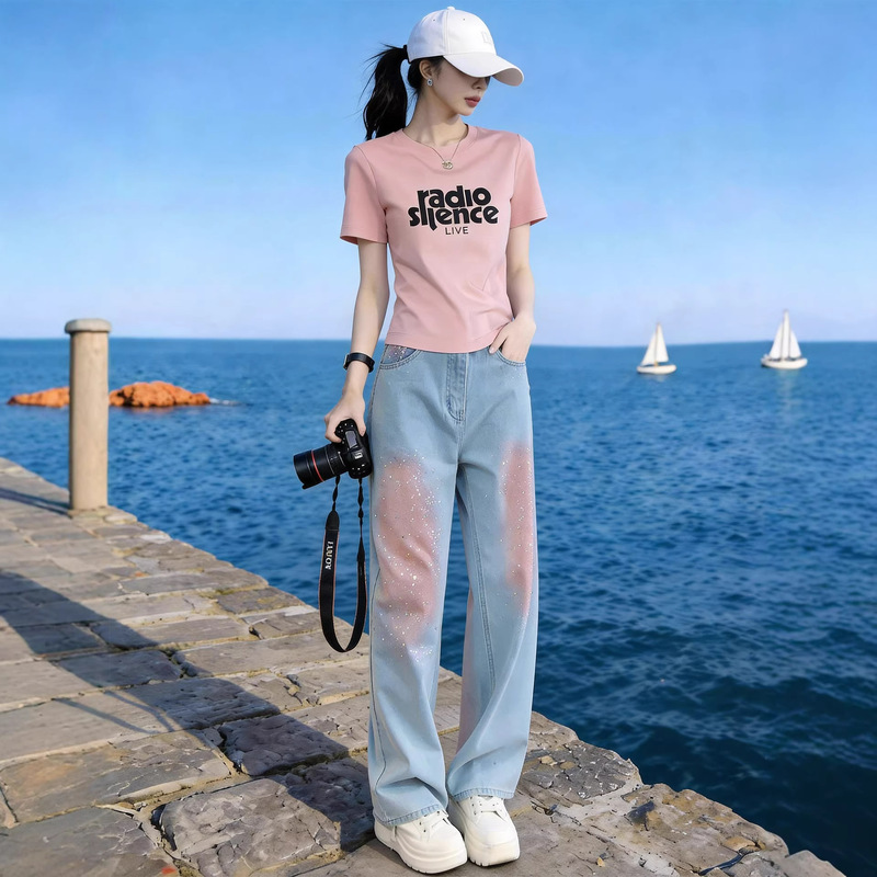 Nanyou Age-Reducing Casual Sports Suit for Women, Summer Stylish Pink Short-Sleeve T-Shirt and Denim Wide-Leg Pants Two-Piece Set Trendy Nanyou Age-Reducing Casual Sports Suit for Women, Summer Stylish Pink Short-Sleeve T-Shirt and Denim Wide-Leg Pants Two-Piece Set Trendy
