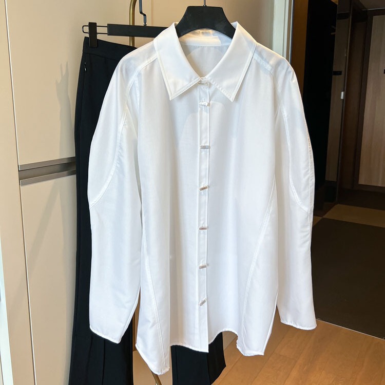Spot 25 Spring and Summer Low-Key Glossy and Design White Shirt with Pearls for Women Spot 25 Spring and Summer Low-Key Glossy and Design White Shirt with Pearls for Women