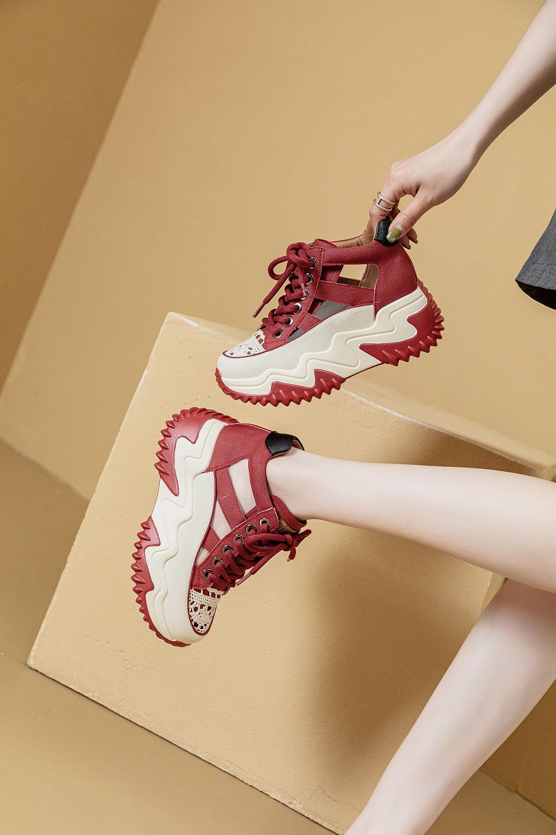 Chaussures en cuir à tube haut pour femmes Sandales creuses pour femmes 2023 été nouvelle tendance chaussures de sport et de loisirs respirantes à semelles épaisses_voghion.com