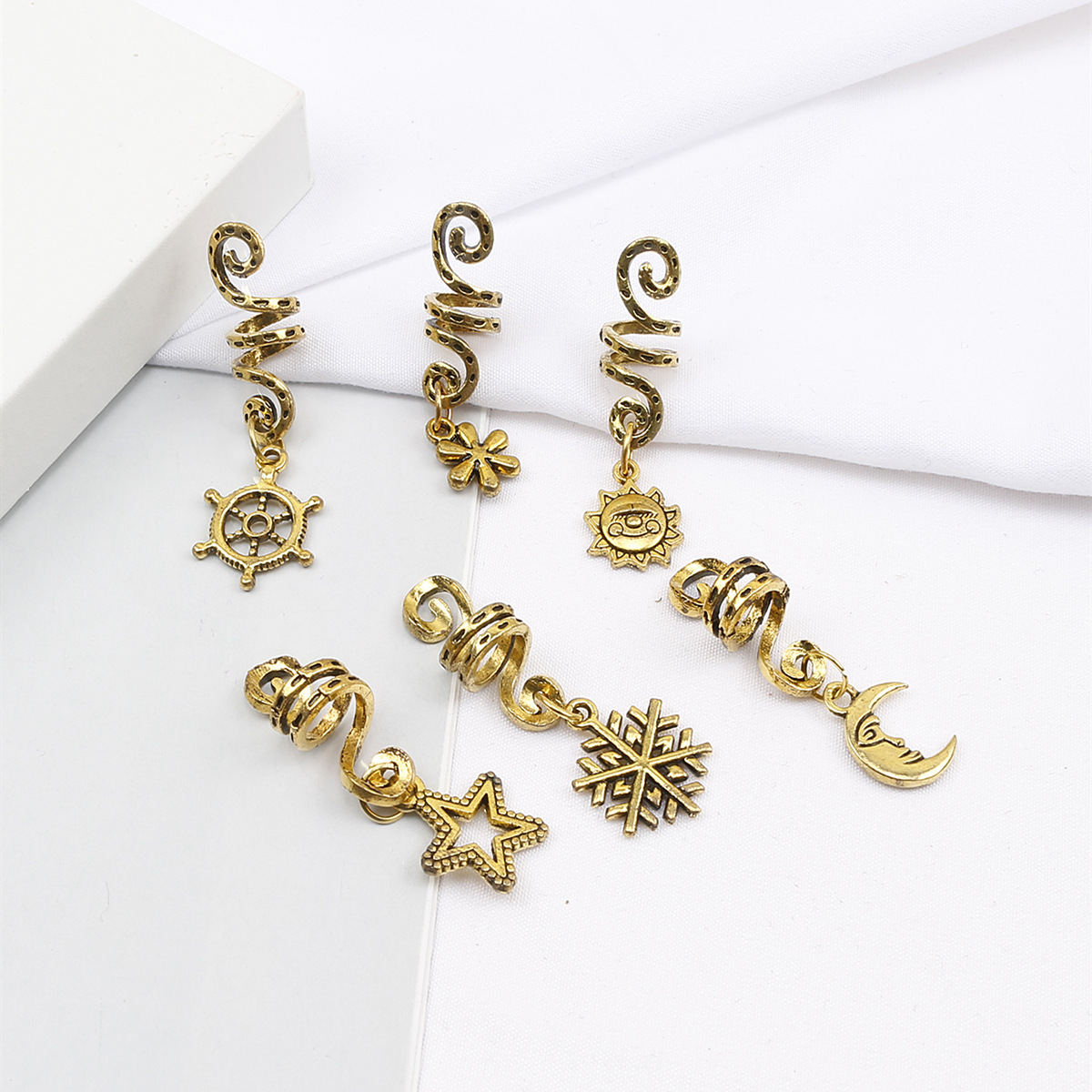 Europa y América sucia trenza hebilla de pelo hip hop aleación espiral accesorios para el cabello colgante de mariposa anillo de pelo de moda chica fresca trenzado accesorios para el cabello anillo de pelo