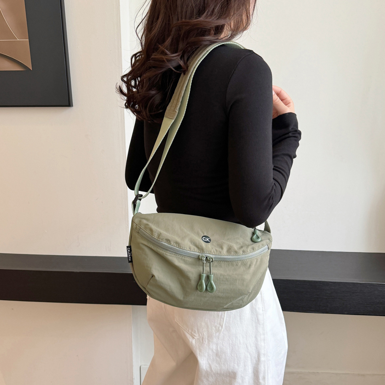 Shake Marvel Tini2025 nueva bolsa deportiva de ciclismo al aire libre casual bolsa de montaña bolsa de hombro de tendencia universal