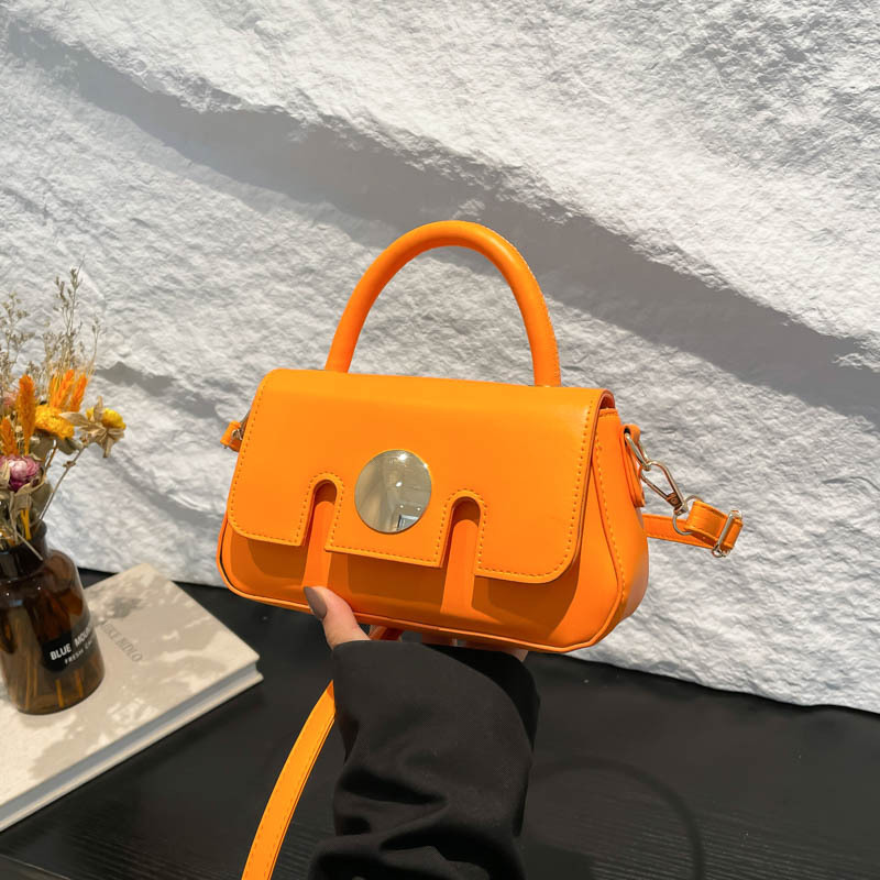 Moda coreana de este año color caramelo retro pequeño bolso femenino 2025 primavera nuevo elegante bolso bandolera ins