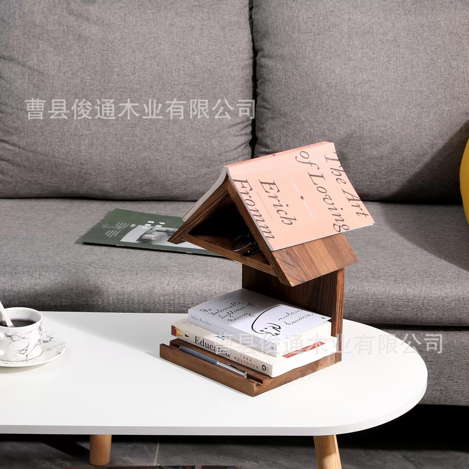 Деревянная полка для книг на рабочем столе