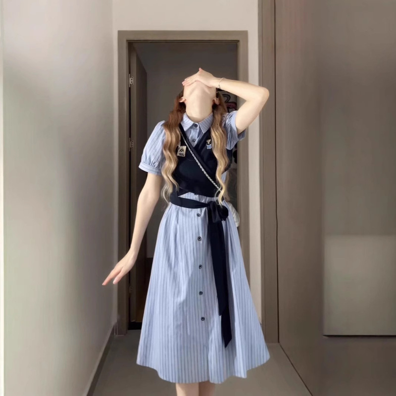 College Style Outfit, a Complete Set of Waist-Cinching Super Fairy Shirts, Dresses, Layered Shorts, Strappy Vests and Vests for Female Students