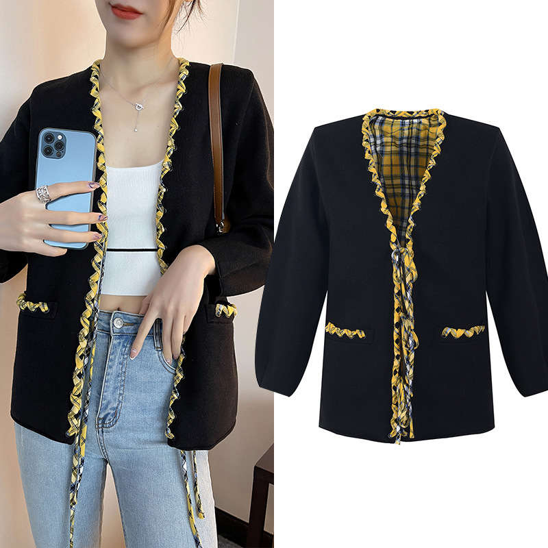 Early Autumn New Korean Fashionable Jacket Women's 2021 Elegant Contrast Color Plaid Lining Pocket Black Long Sleeve Sweater
