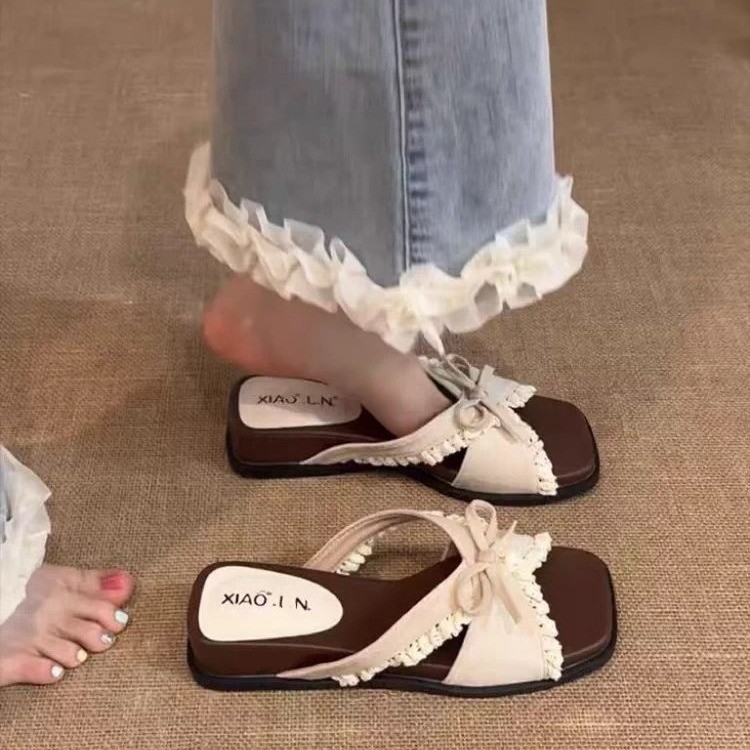 Zapatillas de encaje de arco de estilo francés para mujeres de verano 2026 nuevas sandalias con una falda de fondo grueso image 2