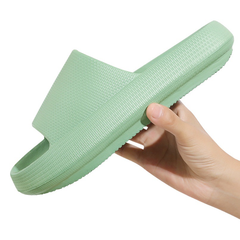 [Zapatillas de plataforma de celebridades de Internet] sandalias antideslizantes de estilo nuevo para mujeres Sandalias antideslizantes para hombres de desgaste en el hogar de verano al por mayor