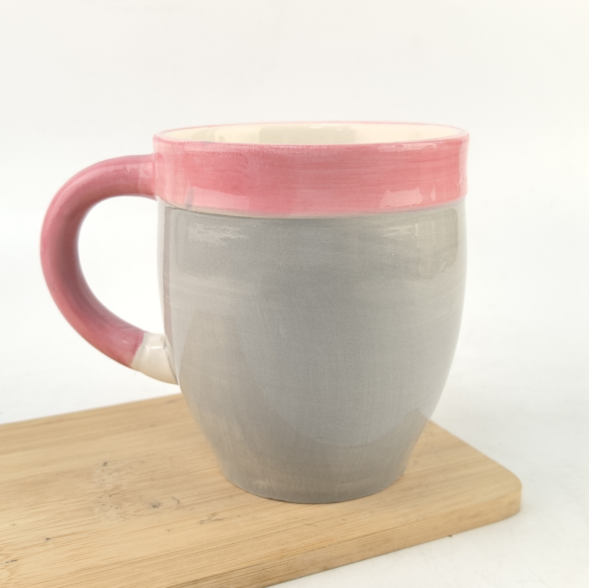 Taza de cerámica de Navidad Taza de cerámica de Navidad Taza de cerámica de relieve Papá Noel Taza de cerámica de porcelana blanca Taza de agua de alto valor