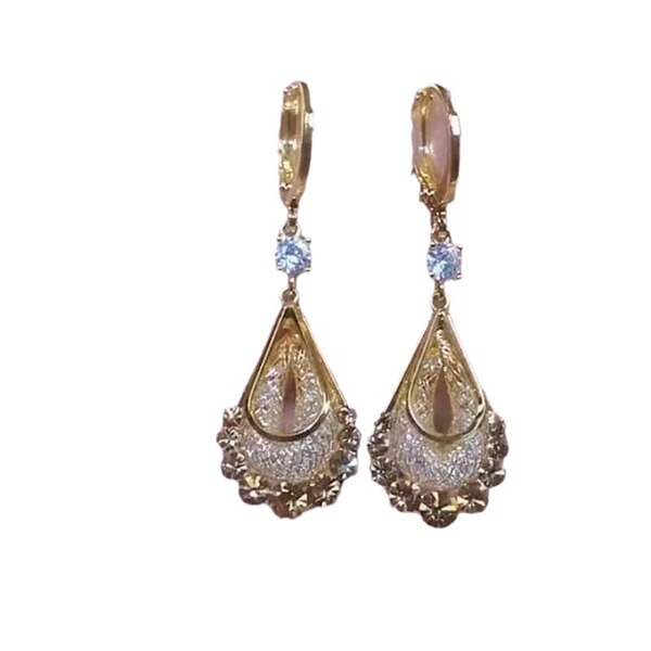 Fashionable purple pendant with zircon drop-shaped