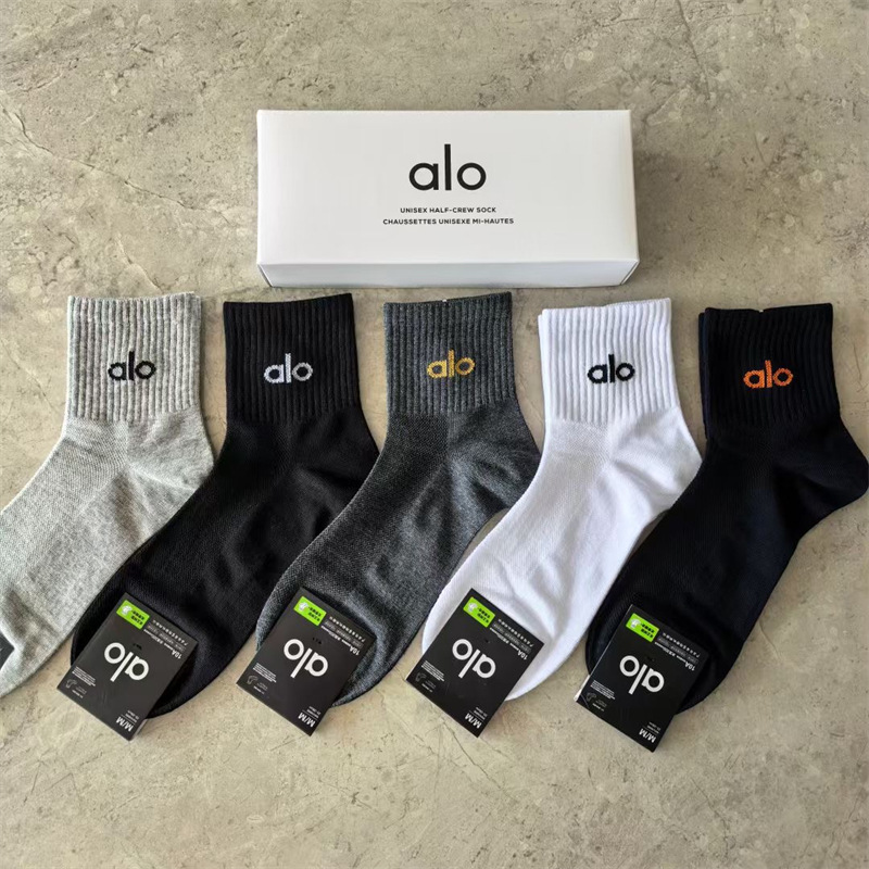 New Alo Yoga Socks Cotton Mid-Tube 80% Cotton Mid-Length Breathable Casual Sports Socks All Year Round Men's and Women's Socks Batch