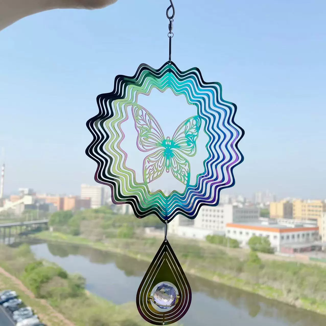 大量现货六寸彩色蝴蝶曼陀罗风铃3d立体旋转风转反光不锈钢彩蜂鸟
