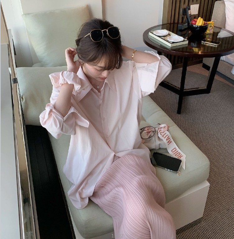 Chân váy màu hồng thịt