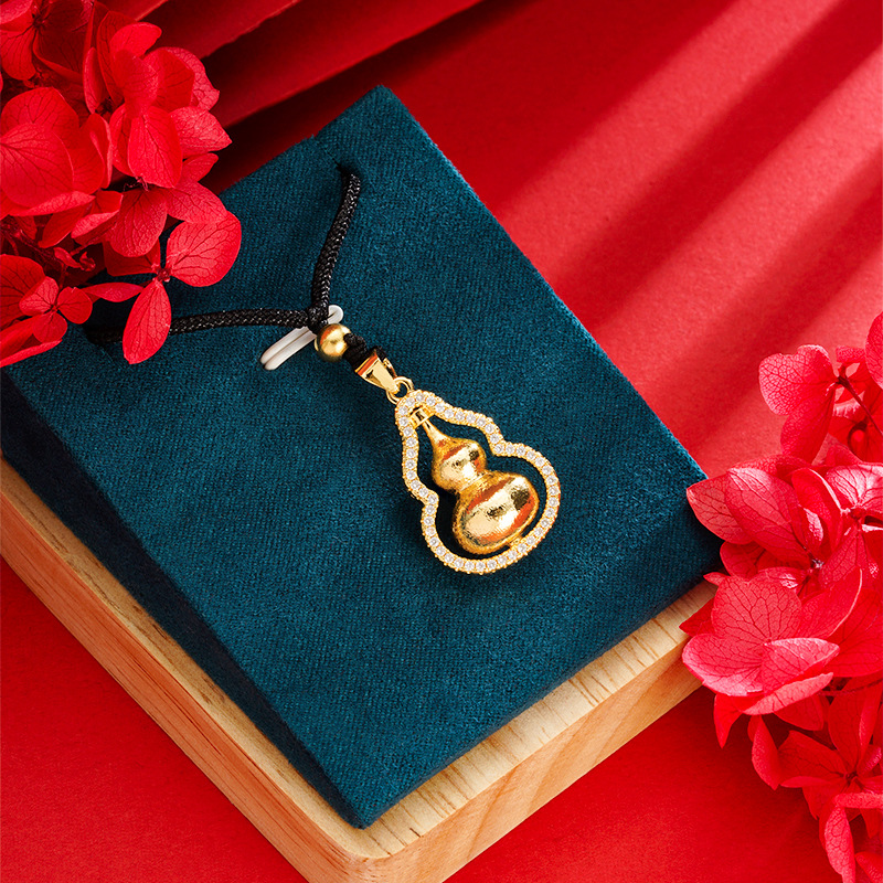 Tienda de oro mismo estilo de arena incrustado de diamantes de oro Fu Lu collar de calabilla colgante giratorio de la joyería China de las mujeres Ruyi colgante de alto grado