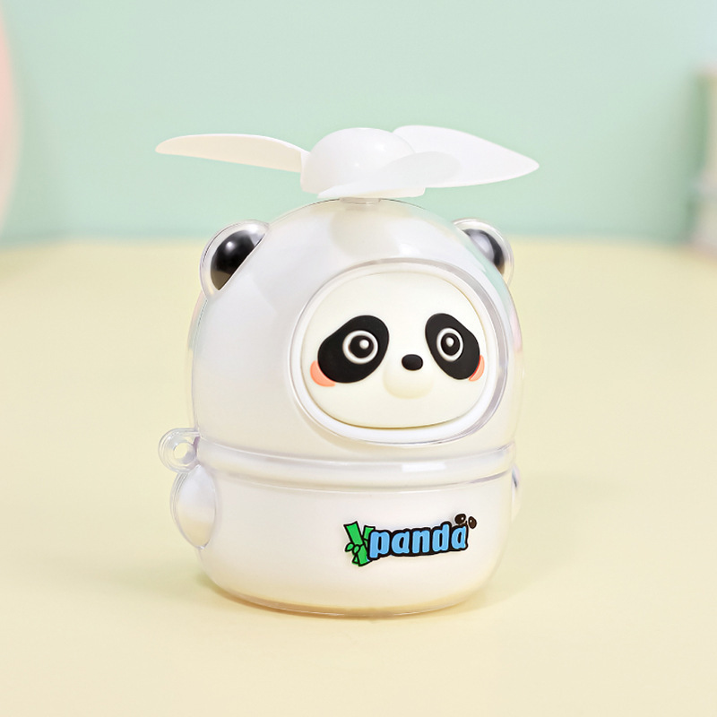 萌えかわいがってアイスクリームの扇風機の子供のミニは扇風機のusbを持って充電します。|undefined