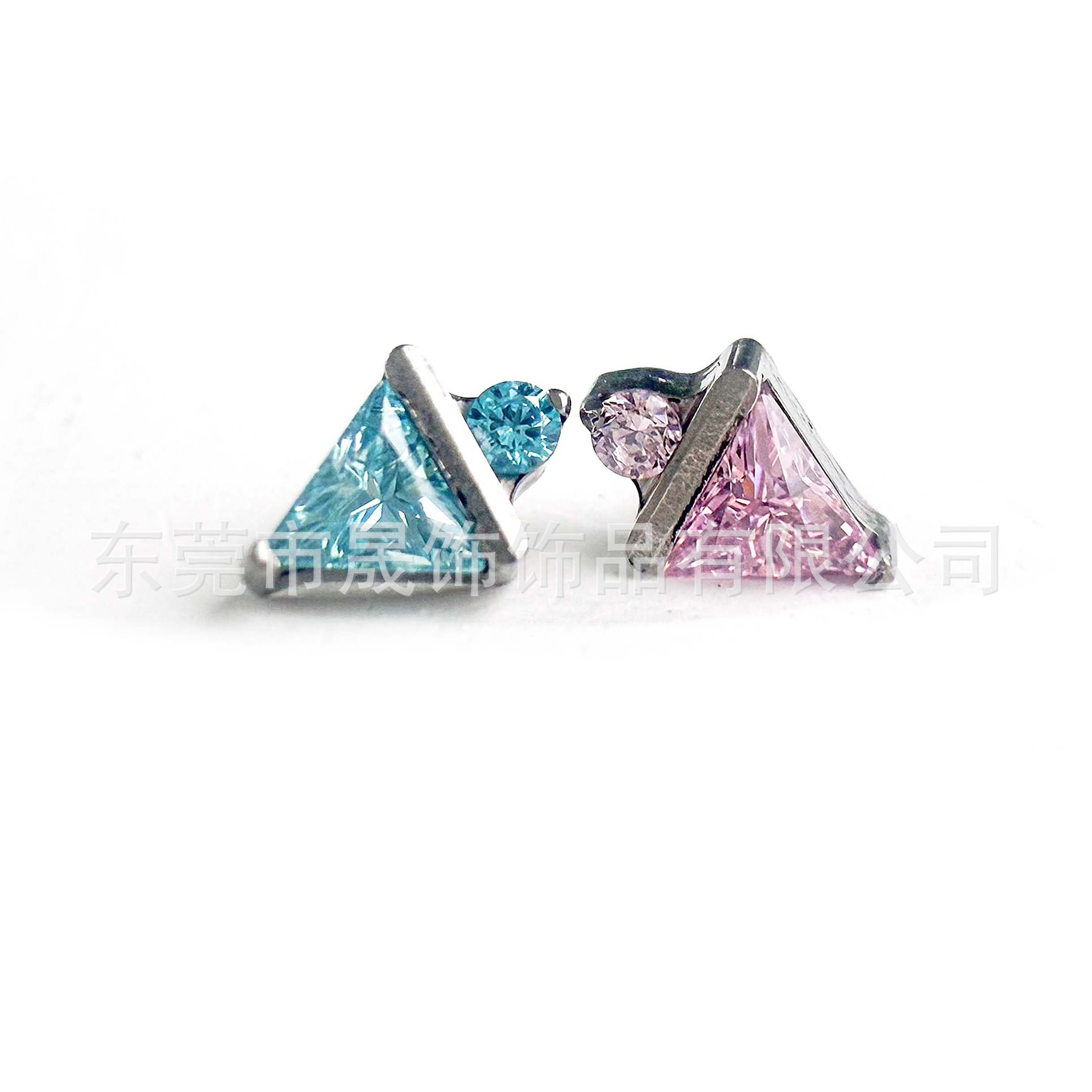 F136 Titanium 三角 包 Cubic Zirconia Ear Stud 冰激凌 Helix Cartilage Stud G23 Implant Grade Titanium 人体 Piercing Jewelry Accessories