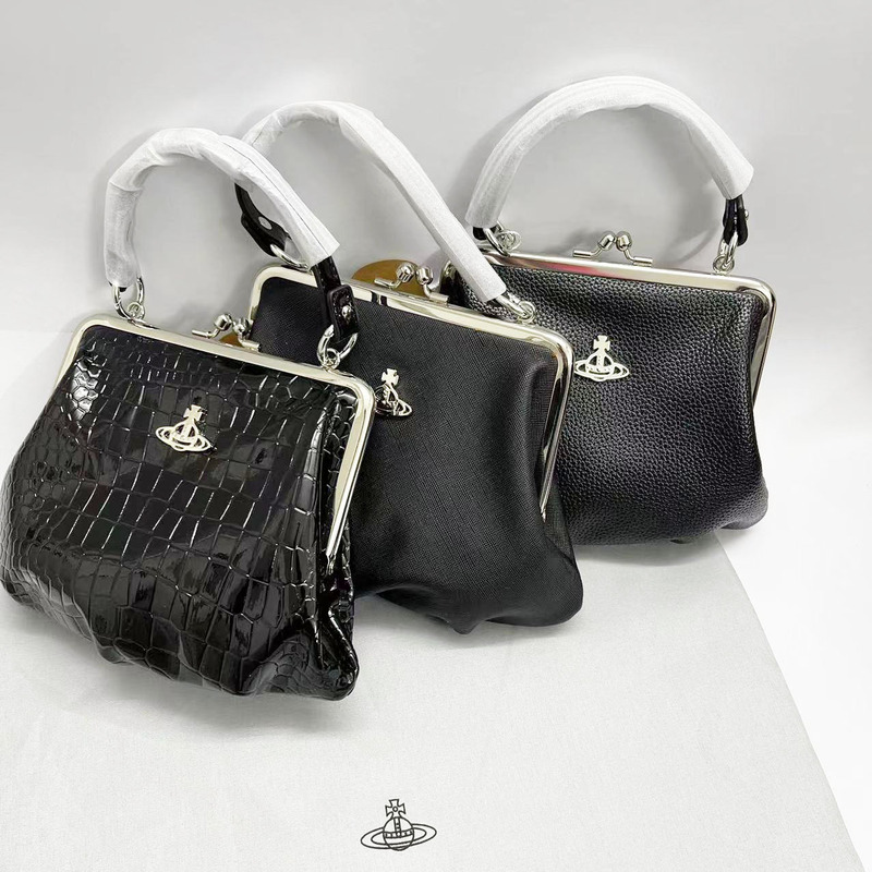 Small Bag Women's 2024 New Niche Design Sense Crossbody Chain Mobile Phone Bag Middle Ancient Western Queen Mother's Gold Dumpling Bag Small Bag Women's 2024 New Niche Design Sense Crossbody Chain Mobile Phone Bag Middle Ancient Western Queen Mother's Gold Dumpling Bag