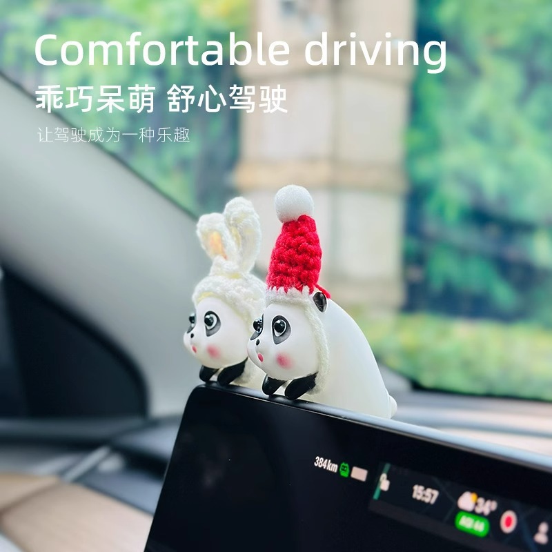 Lindos adornos de interior de coche panda, celebridades de Internet, consola central de coche, pequeños adornos de pantalla, accesorios de decoración de coche para niñas