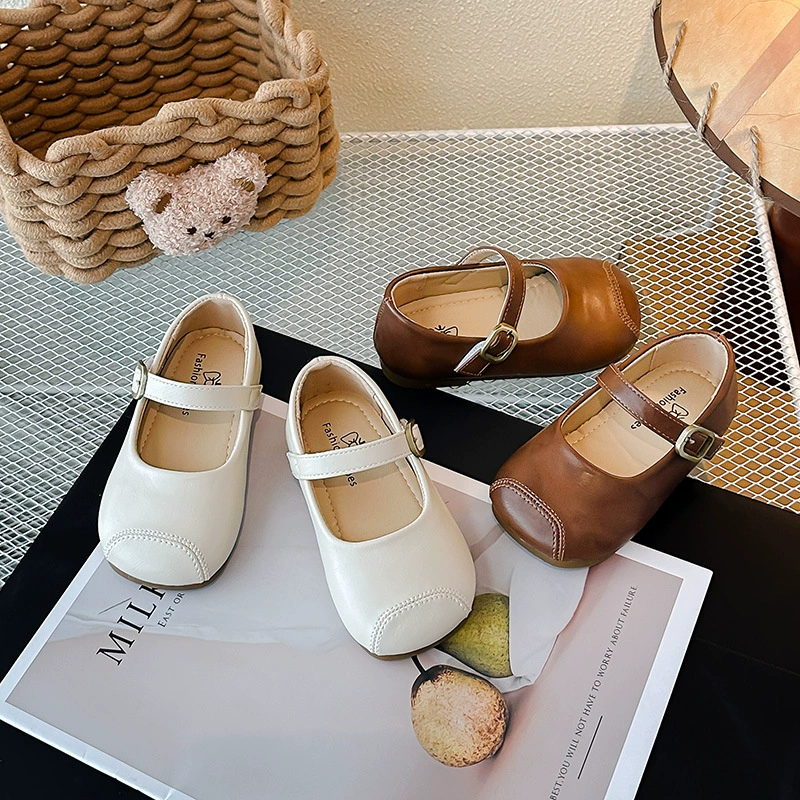 Сладкие туфли принцессы Баотоу весной 2025 года неглубокие нескользкие туфли с низким верхом одиночные ботинки с бобами Простые корейские маленькие кожаные туфли