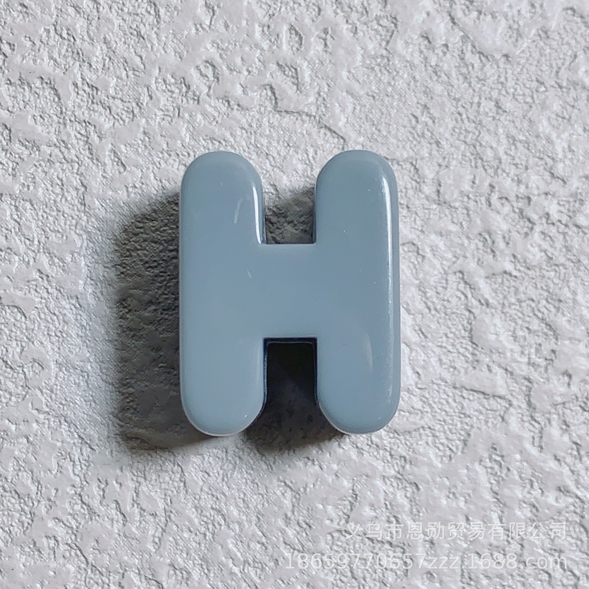 H (gray)