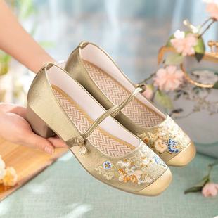 New Chinese embroidered shoes women's spring new square head thick heel shoes with cheongsam retro national style 605-8