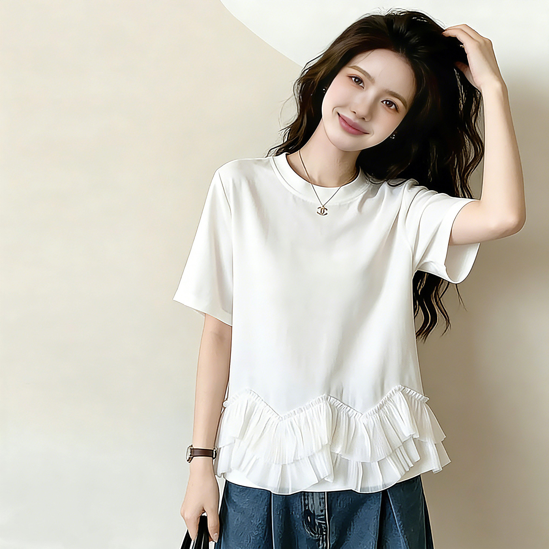 Áo thun nữ cổ tròn tay ngắn vai thẳng phối viền ren hoa — màu đen chi tiết 1