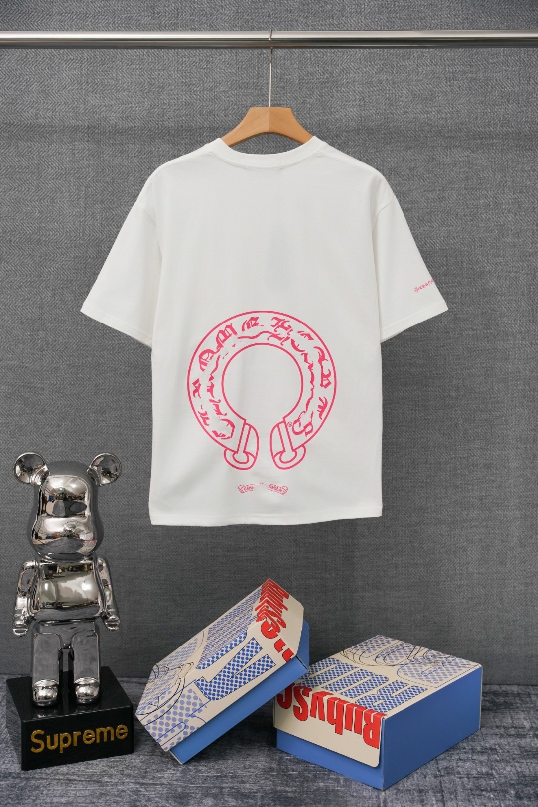 White Figure 4