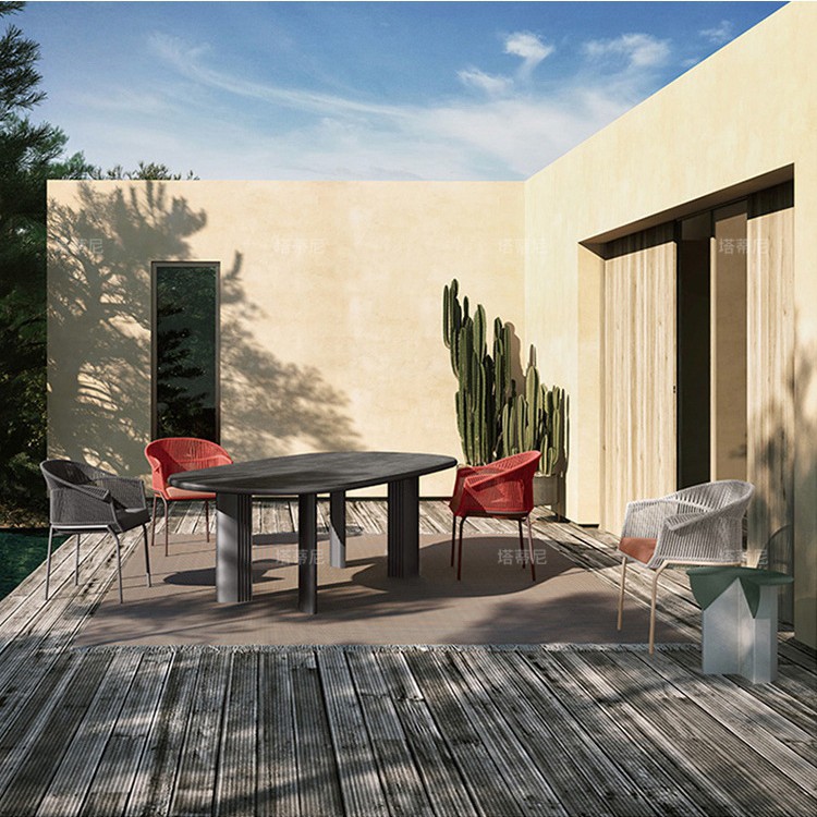 Mesa y silla de caña al aire libre Jardín al aire libre Balcón a prueba de lluvia Muebles de ocio Patio Residencial Hotel Combinación de habitaciones a prueba de sol