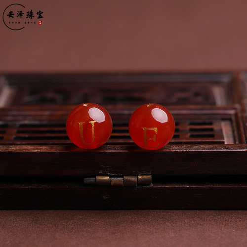 Hot-selling in the scenic area, 26-letter red agate beads, engraved and gold-plated DIY jewelry accessories, direct supply from the manufacturer