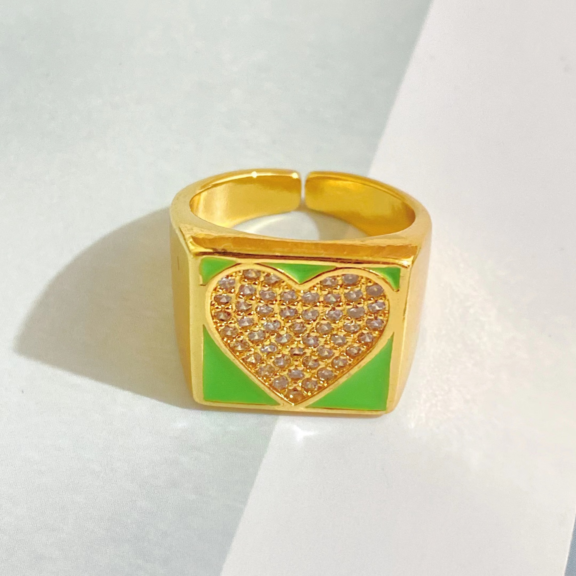 Neuer offener Ring aus 18 Karat Gold mit Herz und Mikrodiamantenpicture4