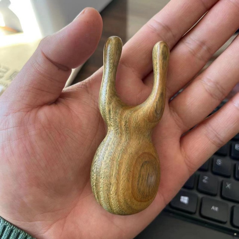緑檀木の鼻を剃るマッサージ器は筋の棒をかき回して鼻筋の目の美容マッサージをします。|undefined