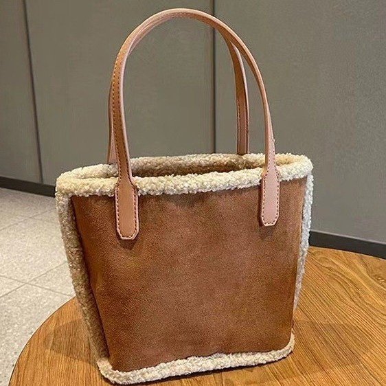 Autumn and Winter New Plush Bag Large Capacity Women's Bag Suede Frosted Handbag Lamb Hair Tote Bag Bucket Mother Bag