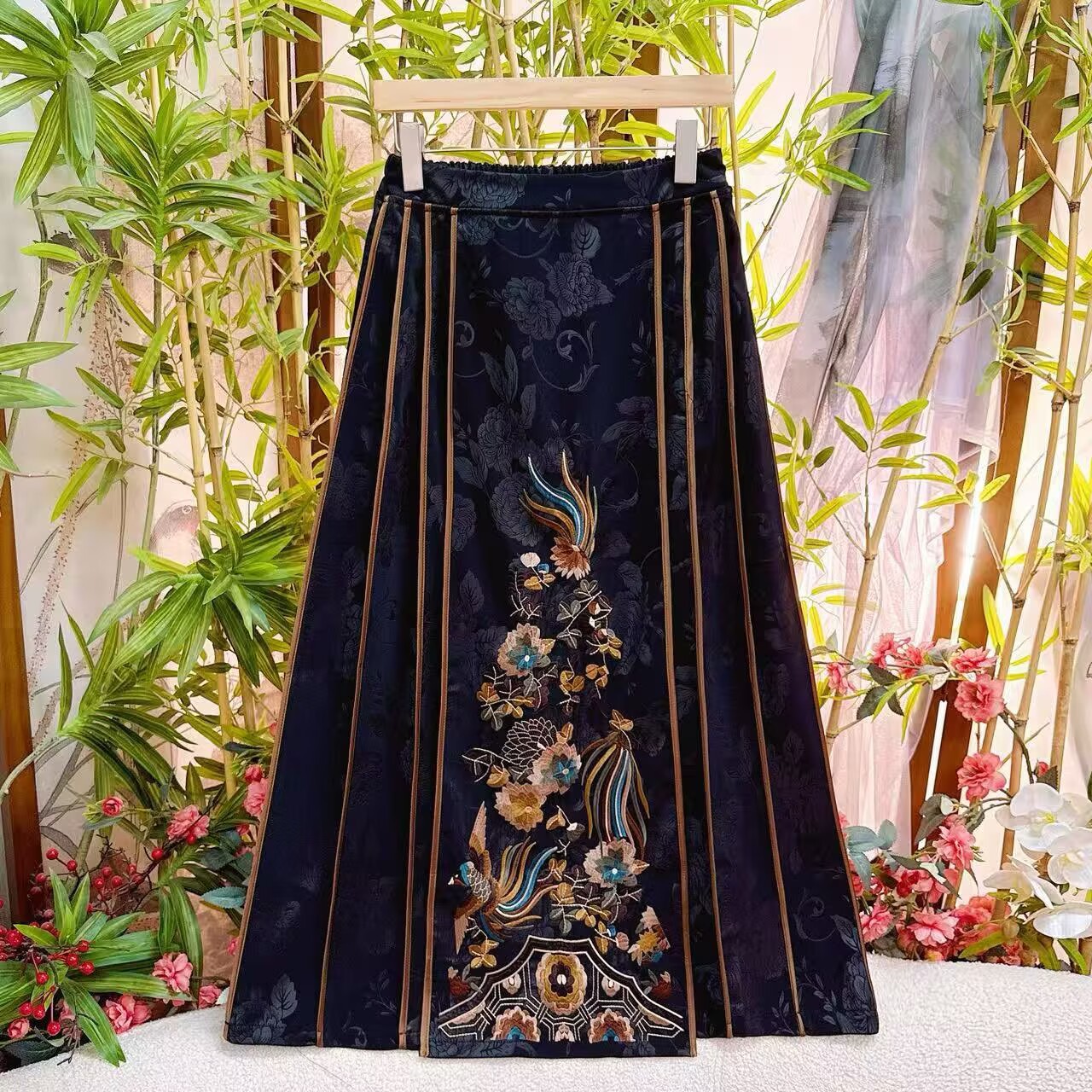 2026 Spring Satin Jacquard Women's Horse Face Skirt with National Style Embroidery, High Waist Long Hemmed Women's Skirt, New Model