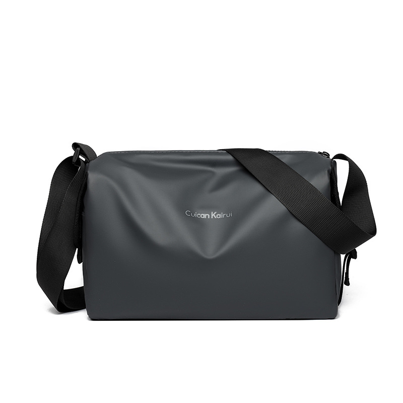 Bolso bandolera de película de cuero impermeable para hombre al por mayor transfronterizo, bolso de hombro de viaje al aire libre de gran capacidad de negocios simples, marea