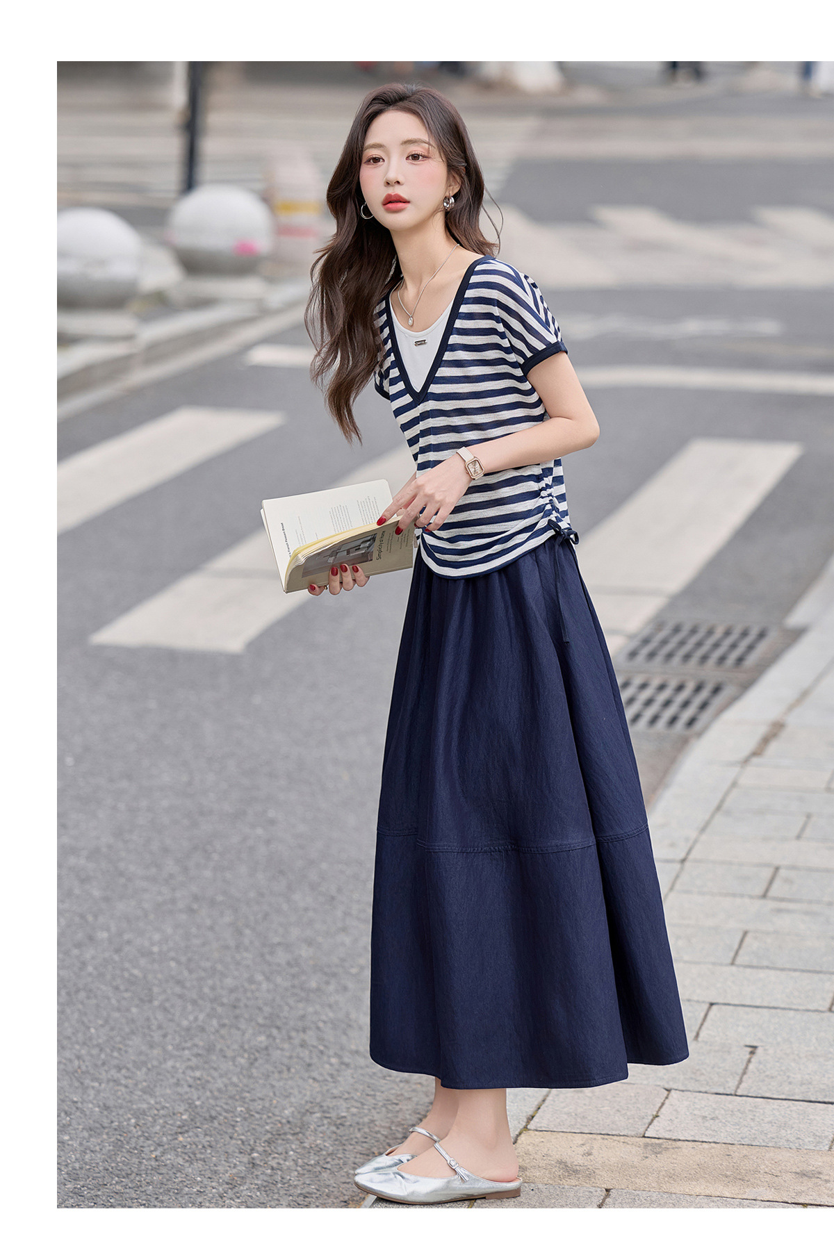 Bộ váy hai mảnh tay ngắn sọc kẻ kết hợp chân váy denim mùa hè 2026 — Màu ảnh chi tiết 18