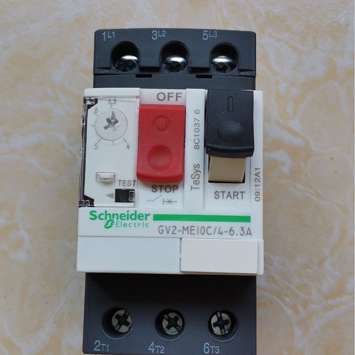 热卖现货供应全新电机保护断路器GV2-ME08C