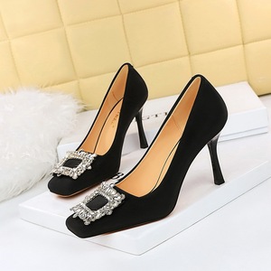 7792-2K82 European and American style fashionable slim heels, ultra-high heels, shallow cut square head metal diamond bu