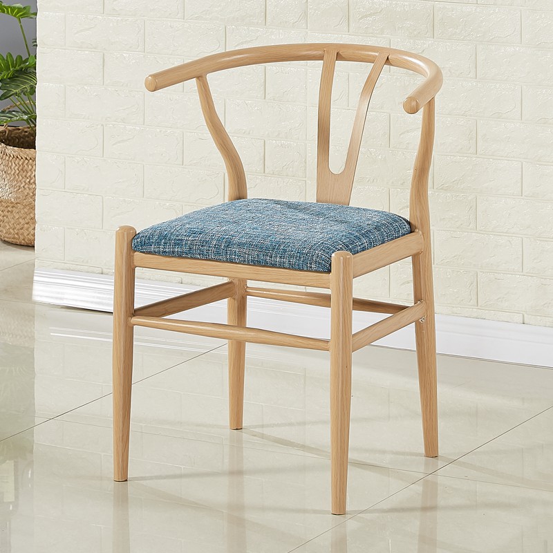 파란색 움푹 패인 밝은 나뭇결 철제 태시 의자 강화 버전