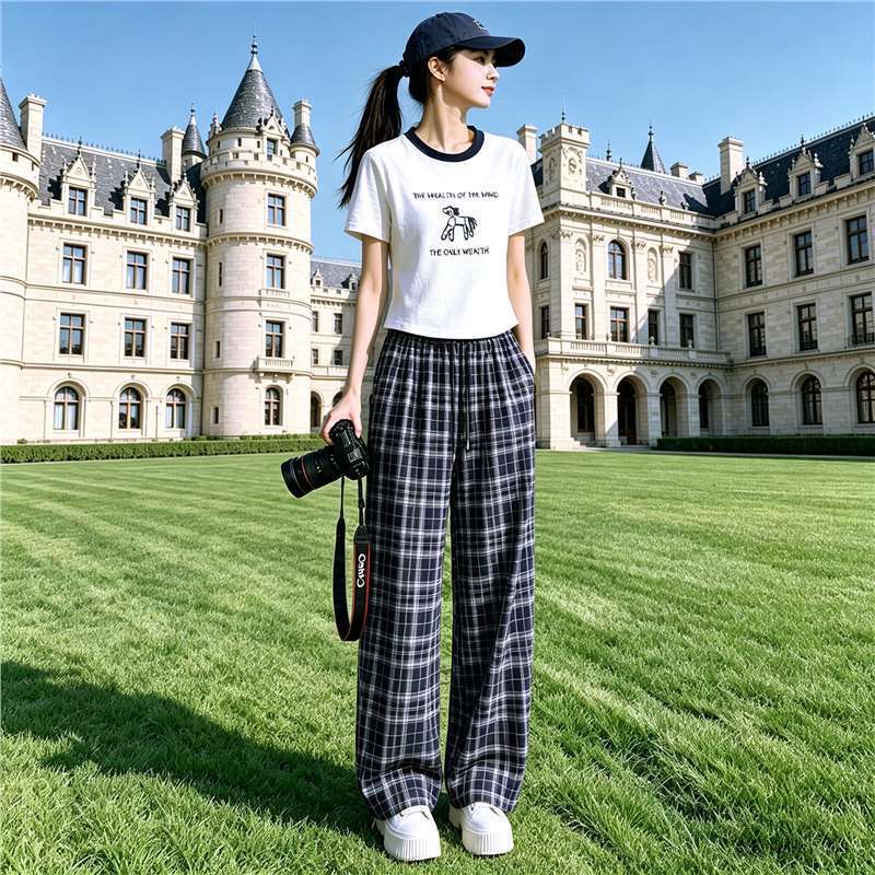 Shenzhen Nanyou's Complete Set of Youthful Summer Outfits for Women, Including a Playful and Cute Short-Sleeve T-Shirt and Plaid Wide-Leg Pants Two-Piece Set Shenzhen Nanyou's Complete Set of Youthful Summer Outfits for Women, Including a Playful and Cute Short-Sleeve T-Shirt and Plaid Wide-Leg Pants Two-Piece Set