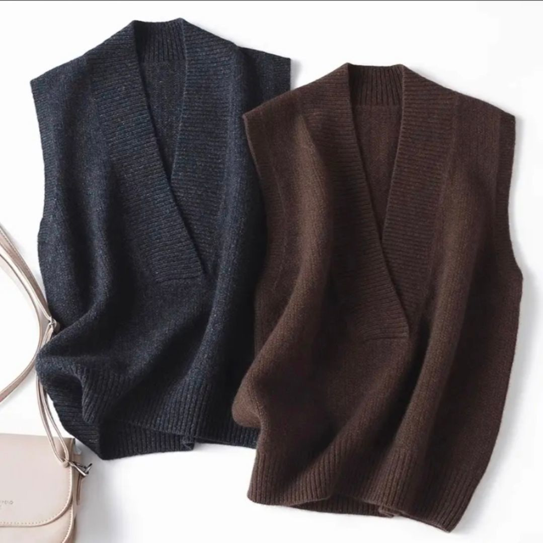 2026 Spring/Summer New Style Solid Color V-Neck Loose Knitted Sleeveless Vest for Women, Chic and Stylish for Layering
