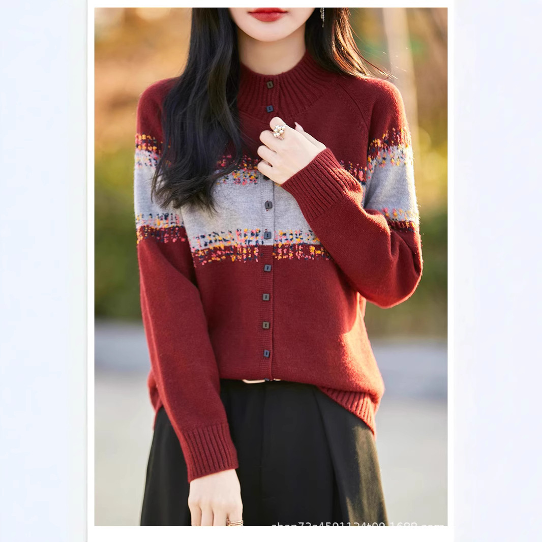 도매 가을과 겨울 새로운 피부 친화적 인 벨벳 세미 하이 크루 넥 니트 카디건 스퀘어 버클 대비 자카드 탑 코트 숙녀