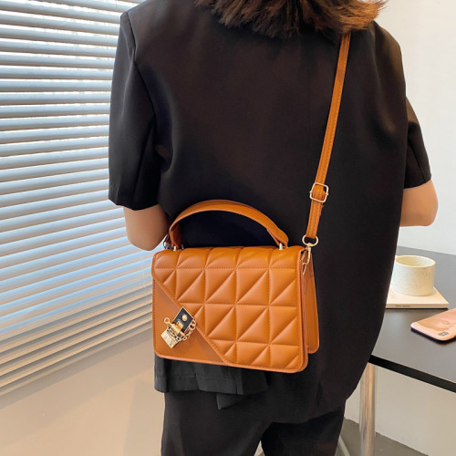 Foreign trade  new popular one-shoulder crossbody bag, simple chain small bag, fashionable and casual rhombus women's bag, small square bag