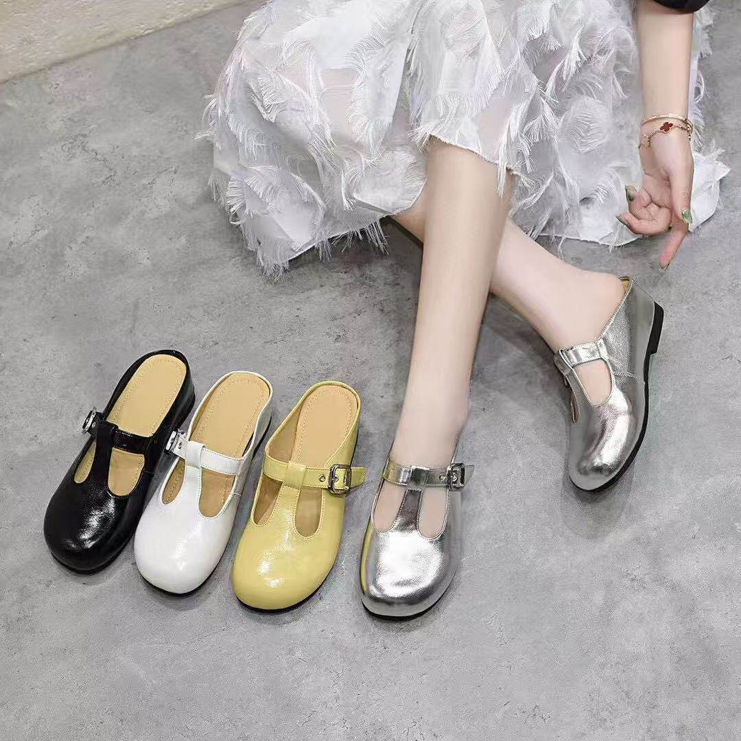 Dép sandal nữ da thật mũi nhọn đế bệt quai chữ V — màu đen chi tiết 1