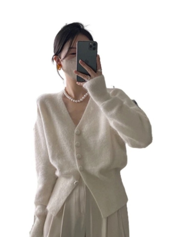 浣熊绒白色v领毛衣外套女秋冬季慵懒风短款宽松软糯针织开衫上衣|undefined